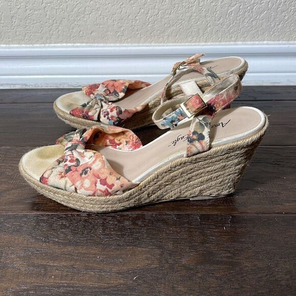 AMERICAN EAGLE FLORAL PRINT WEDGE SANDAL SIZE 8.5 - Picture 5 of 6